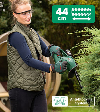 Perfect for maintaining and trimming
small and medium-sized hedges. Bosch EASYHEDGECUT 18V-44-11 P4A Cordless Hedge Trimmer 44cm lightweight Anti-Blocking System hedgecutter