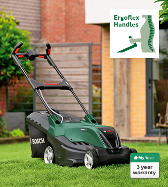 Healthy and comfortable
mowing posture
Mow with less effort and maximum control. The
Bosch Ergoflex handles reduce strain on the arms
and back by providing a perfect mowing posture.
Multiple adjustment switches allow for individual
customisation and optimal comfort. Bosch ADVANCEDROTAK 36V-40-650 Cordless Lawnmower Ergoslide GrassCombs ErgoFlex reduce strain posture
