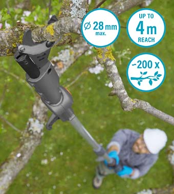 Reach a length of 2.5 metres for
working comfortably from the ground
at heights of up to 4 metres. Gardena HighCut 250 P4A 18v Cordless Battery Power Telescopic Pruning Loppers