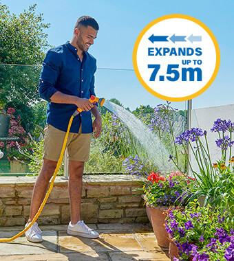 • Expands up to 7.5m
• Kink free & easy to manoeuvre
Hozelock Superhoze City Expanding Flexible Hose Pipe