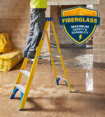 Werner 7160618 Fibreglass Swingback HolsterTop StepLadder