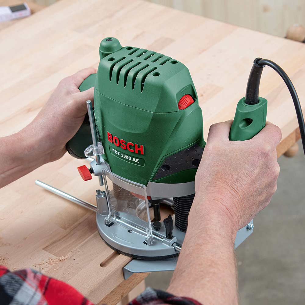 Bosch POF 1200 AE marógép, 1200 W, 230 V, 28000 RPM, 55 mm maximális Bosch POF 1200 AE marógép, 1200 W, 230 V, 28000 RPM, 55 mm maximális