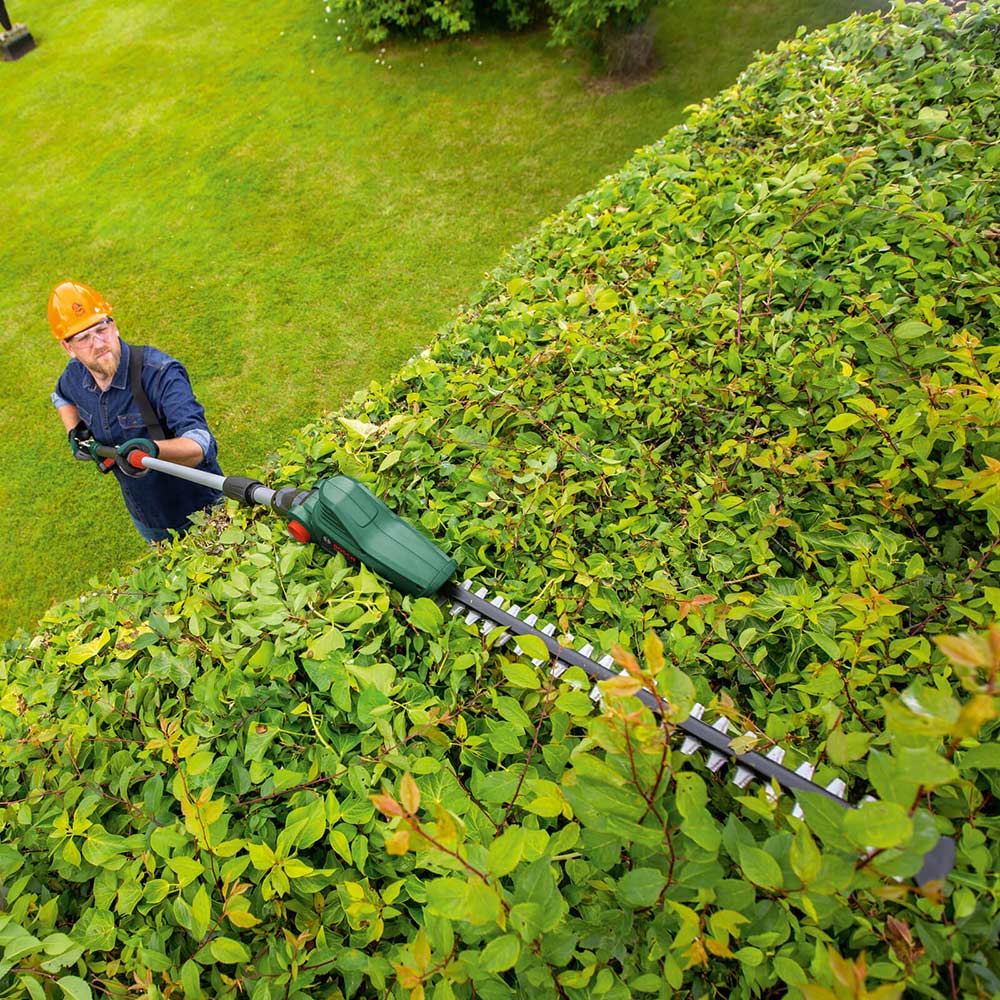 Bosch UNIVERSALHEDGEPOLE P4A 18v Cordless Telescopic Pole Hedge Trimmer 430mm Hedge Trimmers