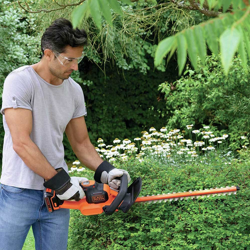 Decker 18v Black And Decker 18 Inch Cordless Hedge Trimmer Black