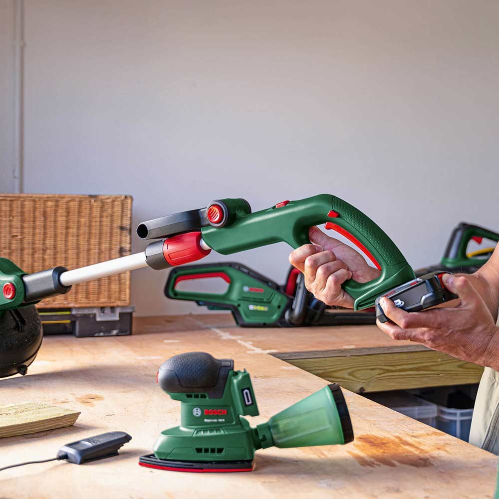 Bosch UNIVERSALGRASSCUT 18V-26-500 P4A 18v Cordless Grass Trimmer