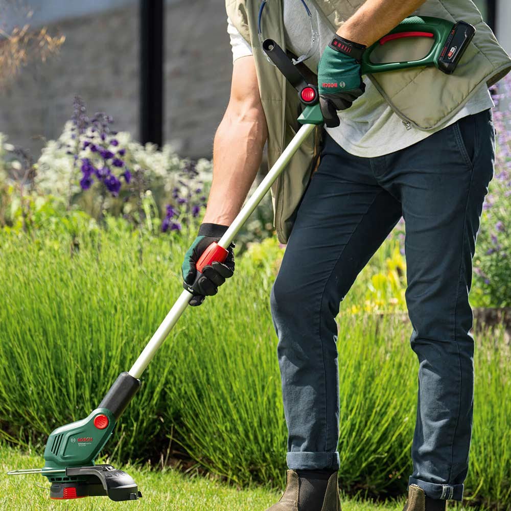 Bosch UNIVERSALGRASSCUT 18V-26-500 P4A 18v Cordless Grass Trimmer