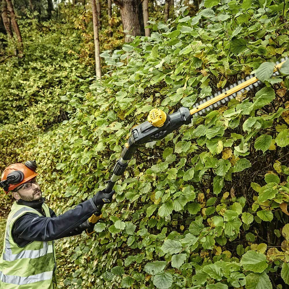 DeWalt DCMPH566 18v XR Cordless Pole Hedge Trimmer 550mm Hedge