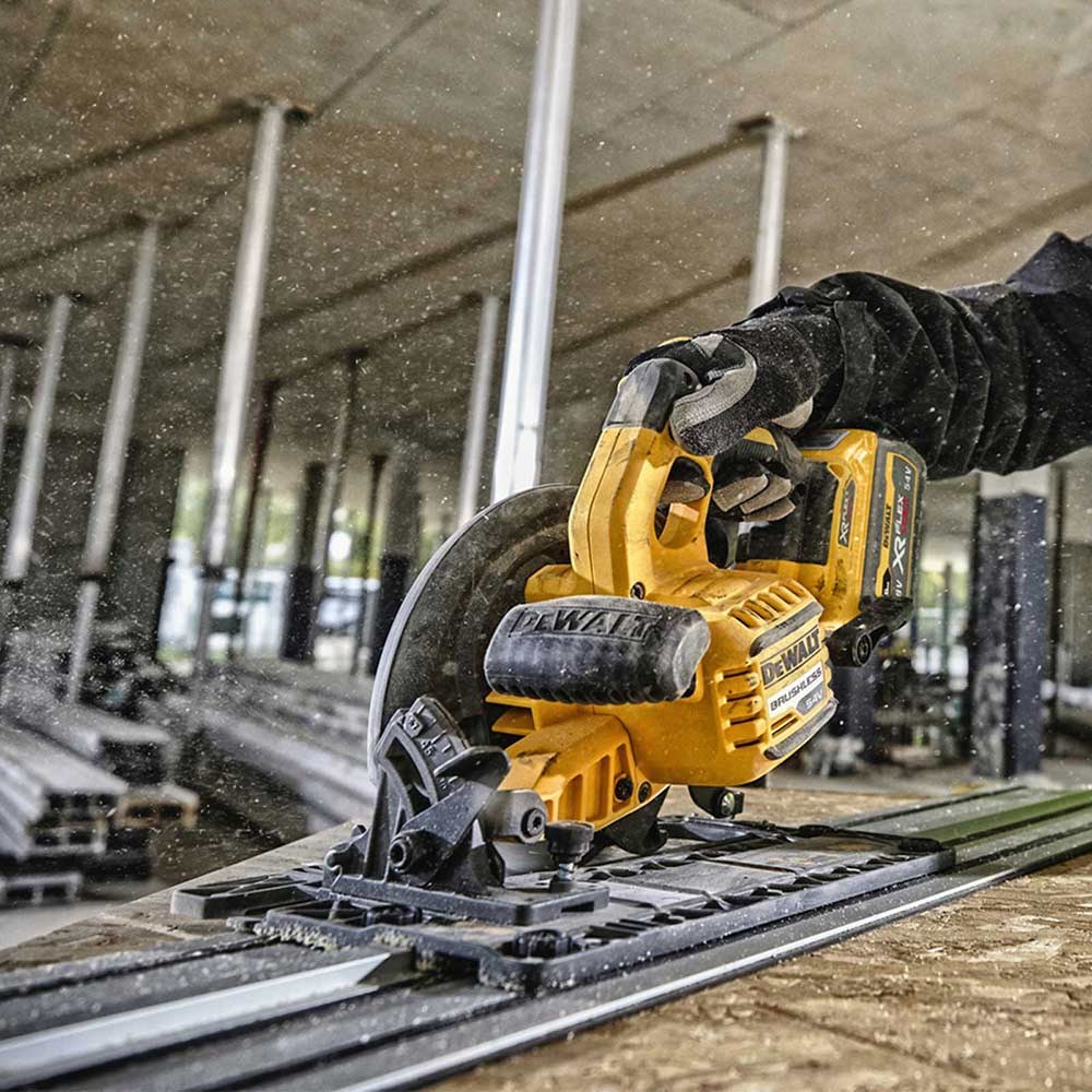 DCS369 With Battery Murdoch's DEWALT 20V MAX XR Brushless