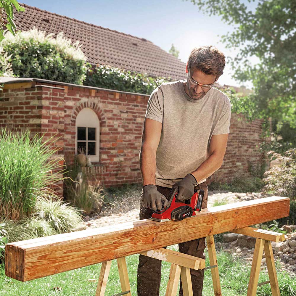 Ozito cordless 2025 planer