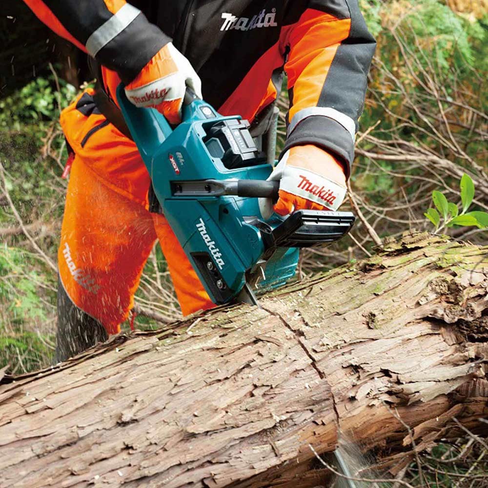 Makita UC011G 40v Max XGT Cordless Brushless Chainsaw 350mm